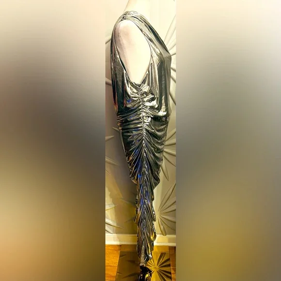 EUC Fashion Nova SZ 2X metallic liquid silver 1 shoulder midi dress/bust 42”-50” - Picture 3 of 6